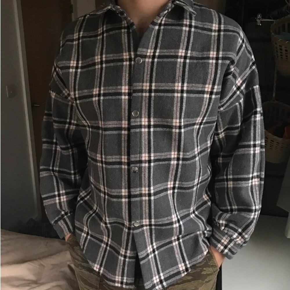 Men's Charcoal Plaid Casual Button-Down Shirt